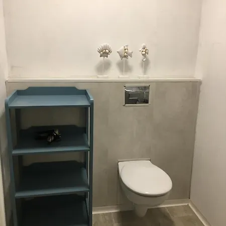 Marijanas Ferienwohnungen Gründeich Ein alter wunderschöner Resthof aus dem neunzehnten Jahrhundert mit Weidefläche und Obstwiesen Bitte nicht buchen wenn Sie eine unkrautfreie moderne Parkanlage erwarten Es ist ein rustikaler Hof Holtgast Exterior foto