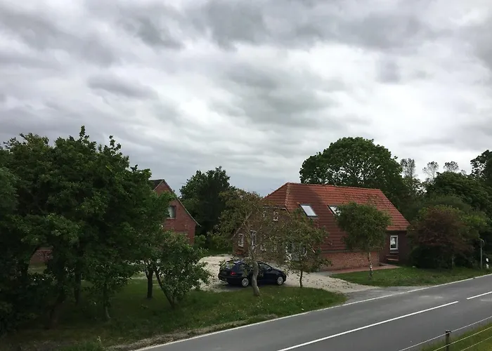 Marijanas Ferienhof 2, Urlaub Mit Viel Platz Zwischen Dornumersiel Und Bensersiel, Gehoert Zum Cafe Kunterbunt